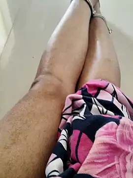 Snapshot of Tamilrojanew chatting on November 8, 2025, 6:13 am Tamilrojanew online show from November 8, 2025, 6:13 am