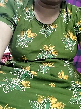 Snapshot of Tamilrojanew chatting on January 5, 2026, 7:06 pm Tamilrojanew online show from January 5, 2026, 7:06 pm