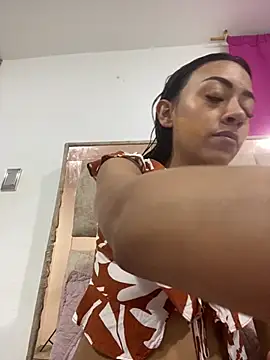 Snapshot of Little_aphrodite chatting on February 6, 2026, 10:57 pm Little aphrodite online show from February 6, 2026, 10:57 pm