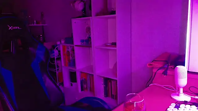 Snapshot of DirtyDi97 chatting on February 17, 2026, 1:02 am DirtyDi97 online show from February 17, 2026, 1:02 am