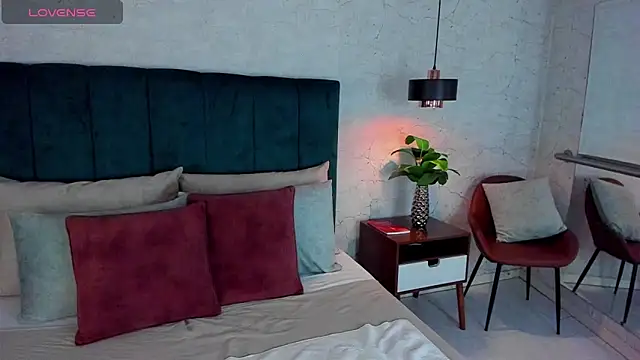 AdeleAndersonn online show from April 16, 2026, 9:39 pm