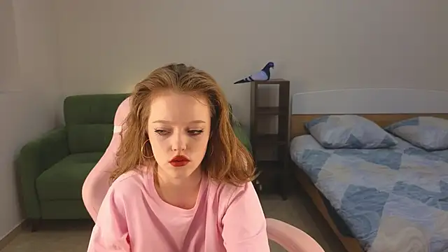 Snapshot of Eveleen_Soleen chatting on September 28, 2025, 12:43 pm Eveleen Soleen online show from September 28, 2025, 12:43 pm