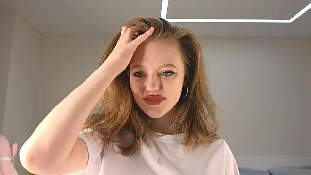 Snapshot of Eveleen_Soleen chatting on November 15, 2025, 3:52 pm Eveleen Soleen online show from November 15, 2025, 3:52 pm