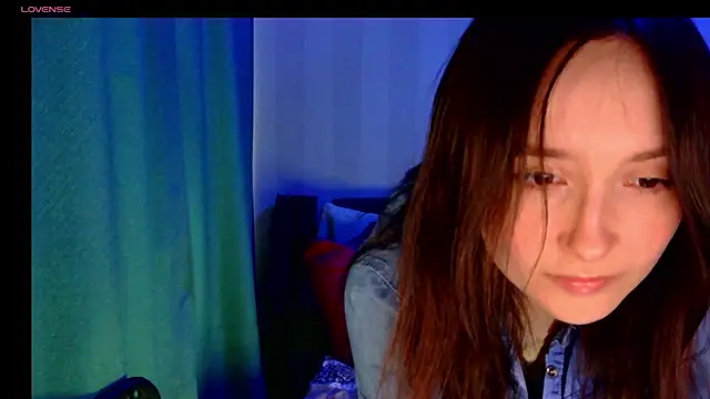 LilyXSky online show from October 7, 2025, 1:30 pm