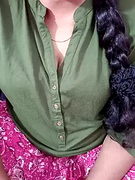 Snapshot of tamil-varshu chatting on December 1, 2024, 4:40 pm tamil-varshu online show from December 1, 2024, 4:40 pm