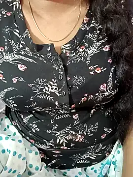 Snapshot of tamil-varshu chatting on December 22, 2024, 1:33 pm tamil-varshu online show from December 22, 2024, 1:33 pm