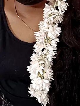 Snapshot of tamil-varshu chatting on January 15, 2025, 5:58 pm tamil-varshu online show from January 15, 2025, 5:58 pm