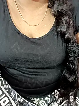 Snapshot of tamil-varshu chatting on January 24, 2025, 4:39 pm tamil-varshu online show from January 24, 2025, 4:39 pm