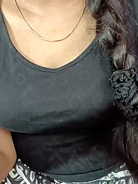 Snapshot of tamil-varshu chatting on February 1, 2025, 5:58 pm tamil-varshu online show from February 1, 2025, 5:58 pm