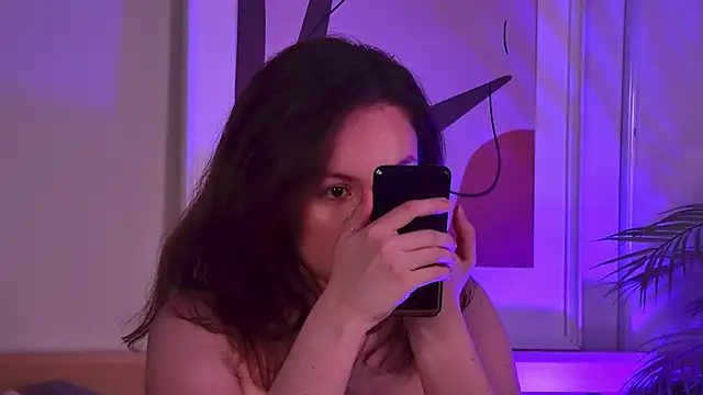 IreneRaye online show from October 24, 2025, 7:05 am