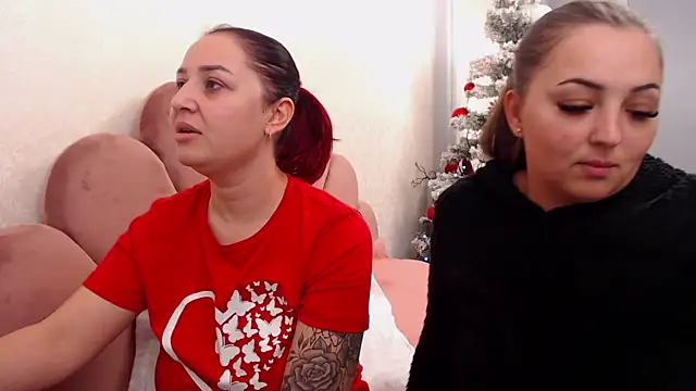 Snapshot of Amy--Samy chatting on December 22, 2024, 2:06 pm Amy--Samy online show from December 22, 2024, 2:06 pm