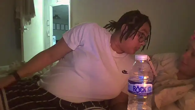 vanilla chocolate23 online show from January 7, 2025, 9:46 pm