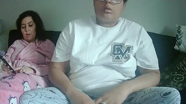 vanilla chocolate23 online show from November 24, 2025, 11:10 am