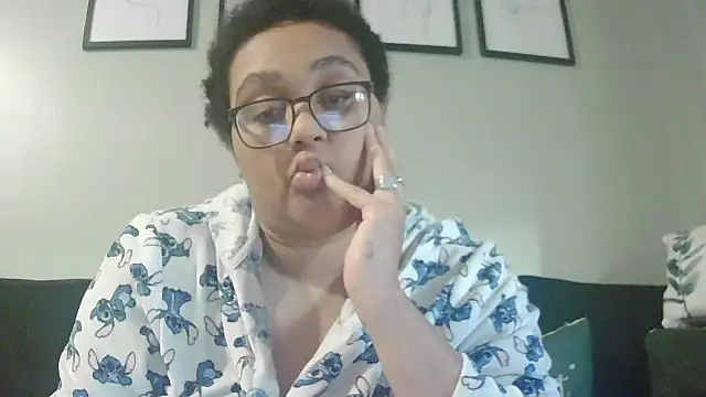 vanilla chocolate23 online show from December 3, 2025, 8:45 am