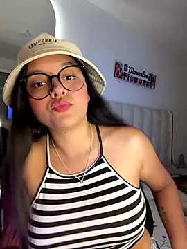 Snapshot of kenndall_21 chatting on October 18, 2025, 3:09 am kenndall 21 online show from October 18, 2025, 3:09 am