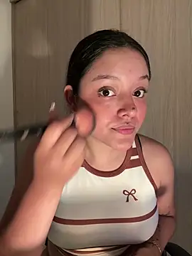 Snapshot of kenndall_21 chatting on February 4, 2026, 12:05 am kenndall 21 online show from February 4, 2026, 12:05 am