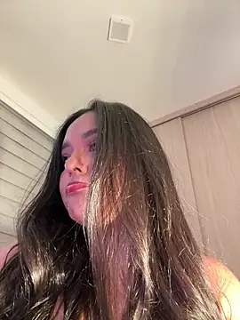 Snapshot of kenndall_21 chatting on February 24, 2026, 12:19 am kenndall 21 online show from February 24, 2026, 12:19 am