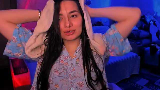 Snapshot of Swee_Alicee chatting on March 6, 2026, 7:21 pm Swee Alicee online show from March 6, 2026, 7:21 pm