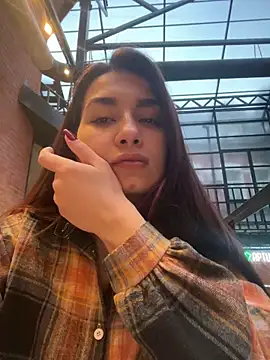 Snapshot of Swee_Alicee chatting on May 12, 2026, 4:26 pm Swee Alicee online show from May 12, 2026, 4:26 pm