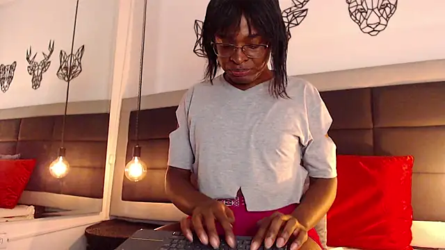 Snapshot of candy_lovee69 chatting on March 20, 2025, 2:08 am candy lovee69 online show from March 20, 2025, 2:08 am