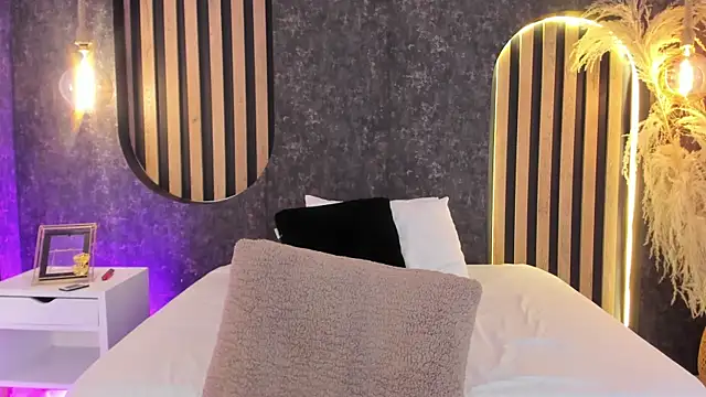 Snapshot of miss10_antonella chatting on February 13, 2025, 11:58 pm miss10 antonella online show from February 13, 2025, 11:58 pm