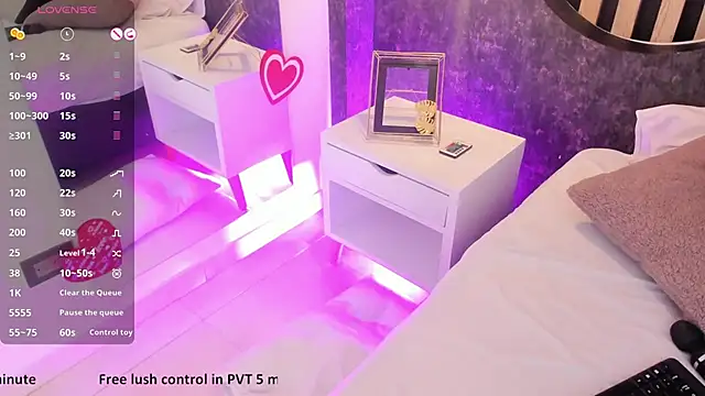 Snapshot of miss10_antonella chatting on February 19, 2025, 11:25 pm miss10 antonella online show from February 19, 2025, 11:25 pm