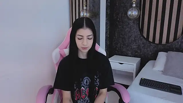 Snapshot of miss10_antonella chatting on November 21, 2025, 11:53 am miss10 antonella online show from November 21, 2025, 11:53 am