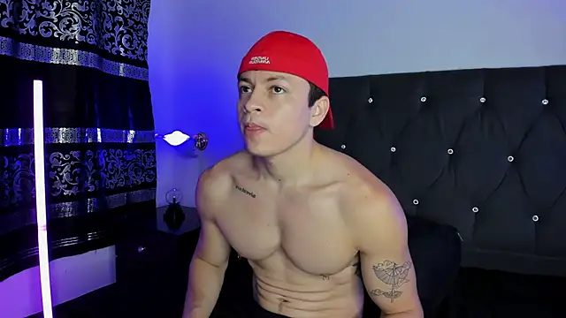 Snapshot of Angel_Cuervo chatting on March 21, 2025, 11:55 am Angel Cuervo online show from March 21, 2025, 11:55 am