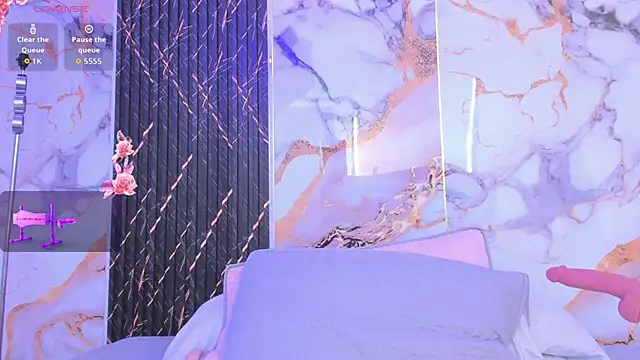 Alyson-a online show from November 8, 2025, 12:16 pm