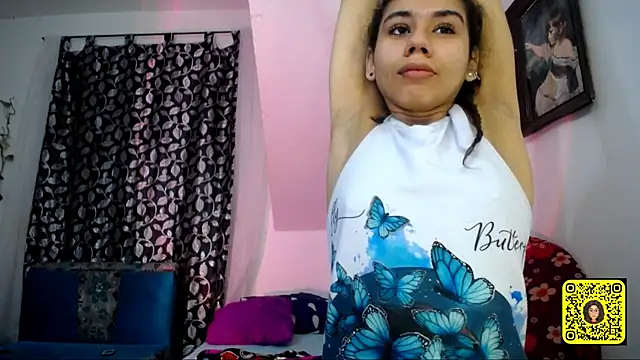 Snapshot of diamonmeli chatting on February 19, 2025, 12:44 pm diamonmeli online show from February 19, 2025, 12:44 pm