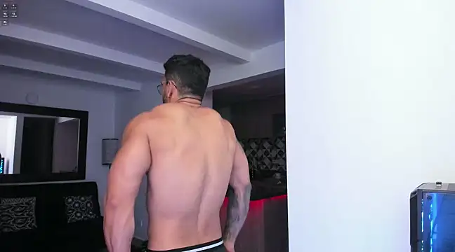 Snapshot of tony_muscle chatting on February 16, 2025, 12:41 am tony muscle online show from February 16, 2025, 12:41 am