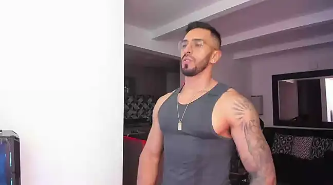 Snapshot of tony_muscle chatting on March 19, 2025, 11:47 pm tony muscle online show from March 19, 2025, 11:47 pm