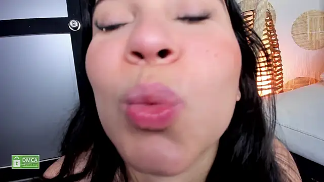 Snapshot of aisha__ chatting on December 20, 2024, 4:14 pm aisha online show from December 20, 2024, 4:14 pm