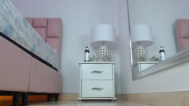 Zoe Vixen online show from December 19, 2024, 3:52 pm