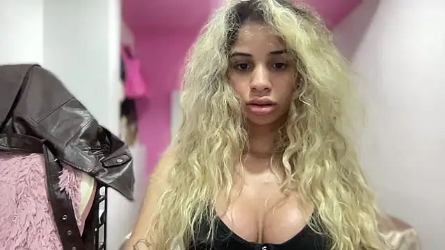 Snapshot of Susandolls chatting on January 7, 2026, 2:03 am Susandolls online show from January 7, 2026, 2:03 am