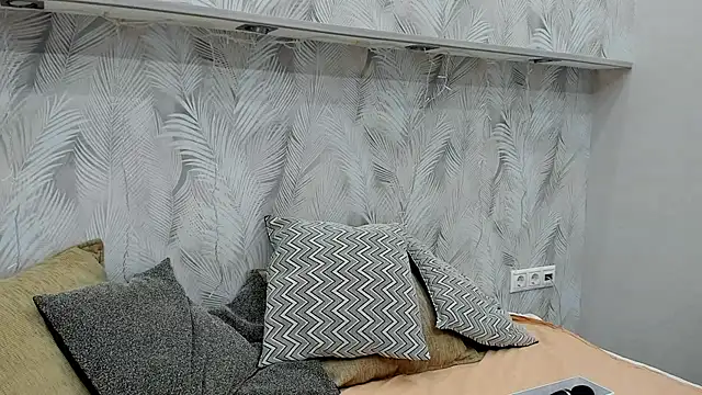 Miss you kiss online show from December 19, 2024, 8:23 am