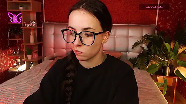 AuroraAksnesss online show from February 15, 2025, 5:17 pm