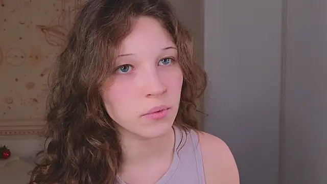 Snapshot of cherry_lea chatting on December 18, 2025, 9:43 pm cherry lea online show from December 18, 2025, 9:43 pm