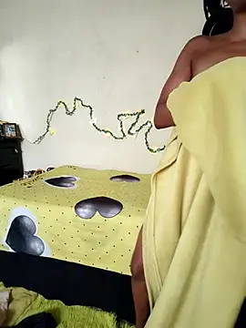 Snapshot of FreakySag_8888 chatting on December 1, 2025, 4:17 am FreakySag 8888 online show from December 1, 2025, 4:17 am