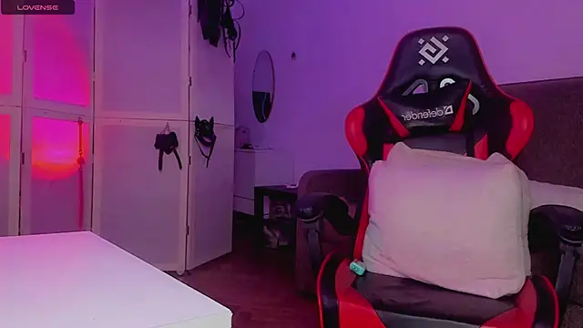 Snapshot of MarryTheBestCherry chatting on December 8, 2024, 5:22 pm MarryTheBestCherry online show from December 8, 2024, 5:22 pm