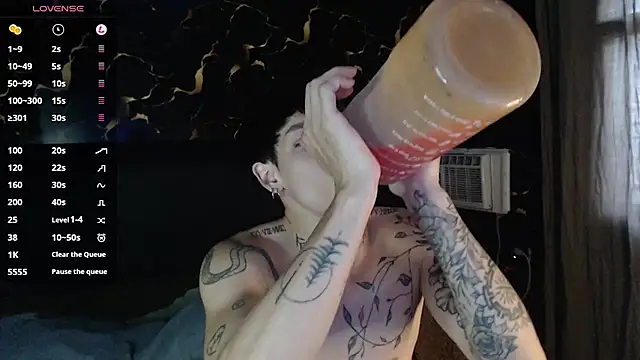 Snapshot of Apolo_Hidalgo01 chatting on December 20, 2025, 10:06 pm Apolo Hidalgo01 online show from December 20, 2025, 10:06 pm