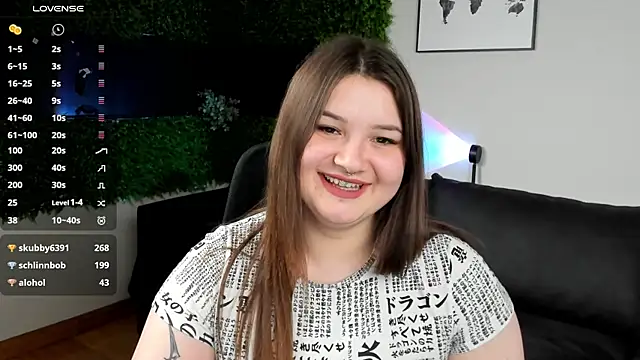 Snapshot of Alice_Walters chatting on December 6, 2024, 12:56 am Alice Walters online show from December 6, 2024, 12:56 am