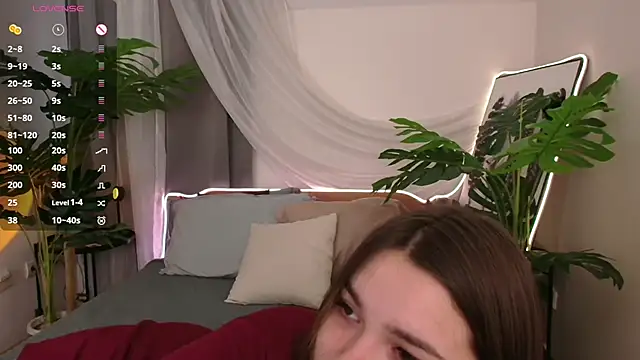 Snapshot of Alice_Walters chatting on September 10, 2025, 2:39 pm Alice Walters online show from September 10, 2025, 2:39 pm