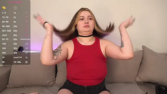 Snapshot of Alice_Walters chatting on November 4, 2025, 3:44 pm Alice Walters online show from November 4, 2025, 3:44 pm