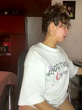 Andi9  online show from September 19, 2025, 10:10 pm