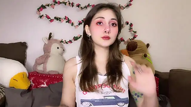 Snapshot of _Devill_Baby chatting on February 7, 2025, 1:32 pm Devill Baby online show from February 7, 2025, 1:32 pm