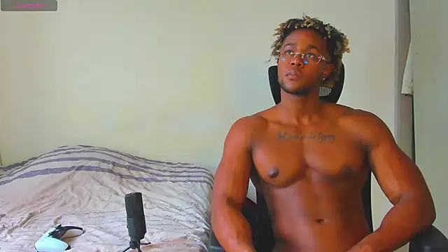 Snapshot of AdonisKnight chatting on October 23, 2025, 10:08 pm AdonisKnight online show from October 23, 2025, 10:08 pm