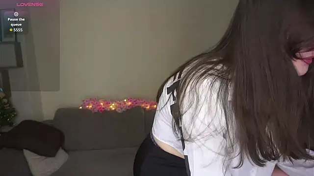 Snapshot of CathrynDail chatting on April 14, 2026, 6:08 am CathrynDail online show from April 14, 2026, 6:08 am