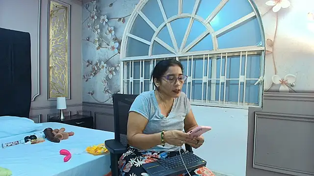 Snapshot of mature_bigass__ chatting on January 15, 2026, 12:10 pm mature bigass online show from January 15, 2026, 12:10 pm