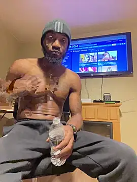 prettyrichie online show from October 30, 2025, 2:46 am